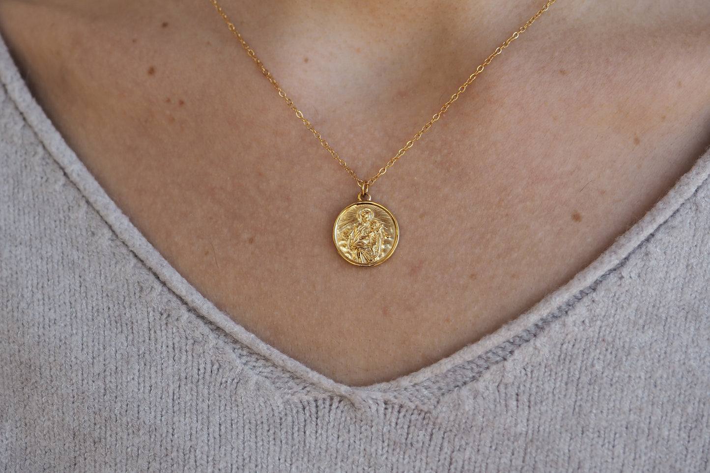 Collar VIRGEN DEL CARMEN FLOR DORADO