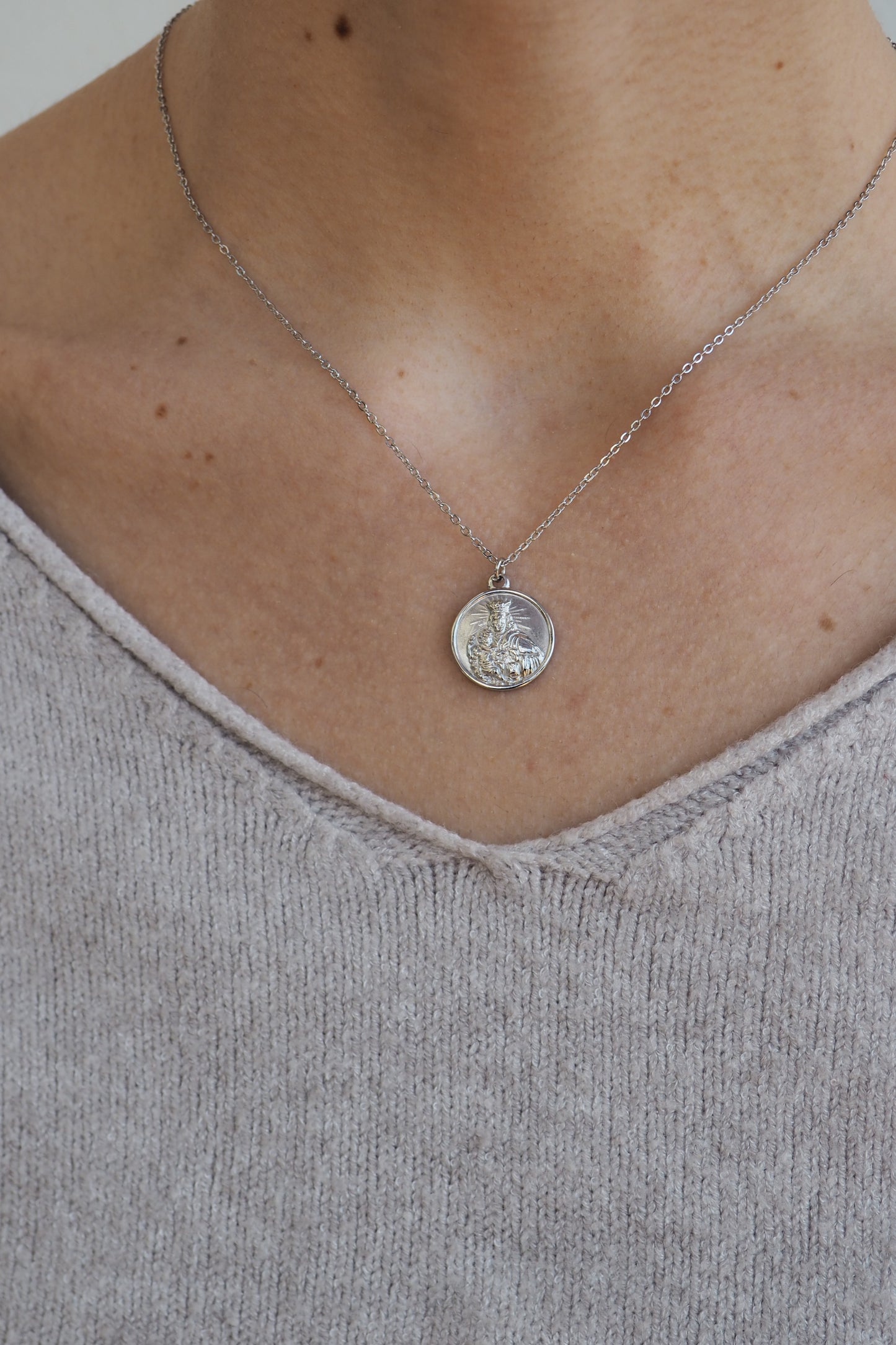 Collar VIRGEN DEL CARMEN PLATEADO