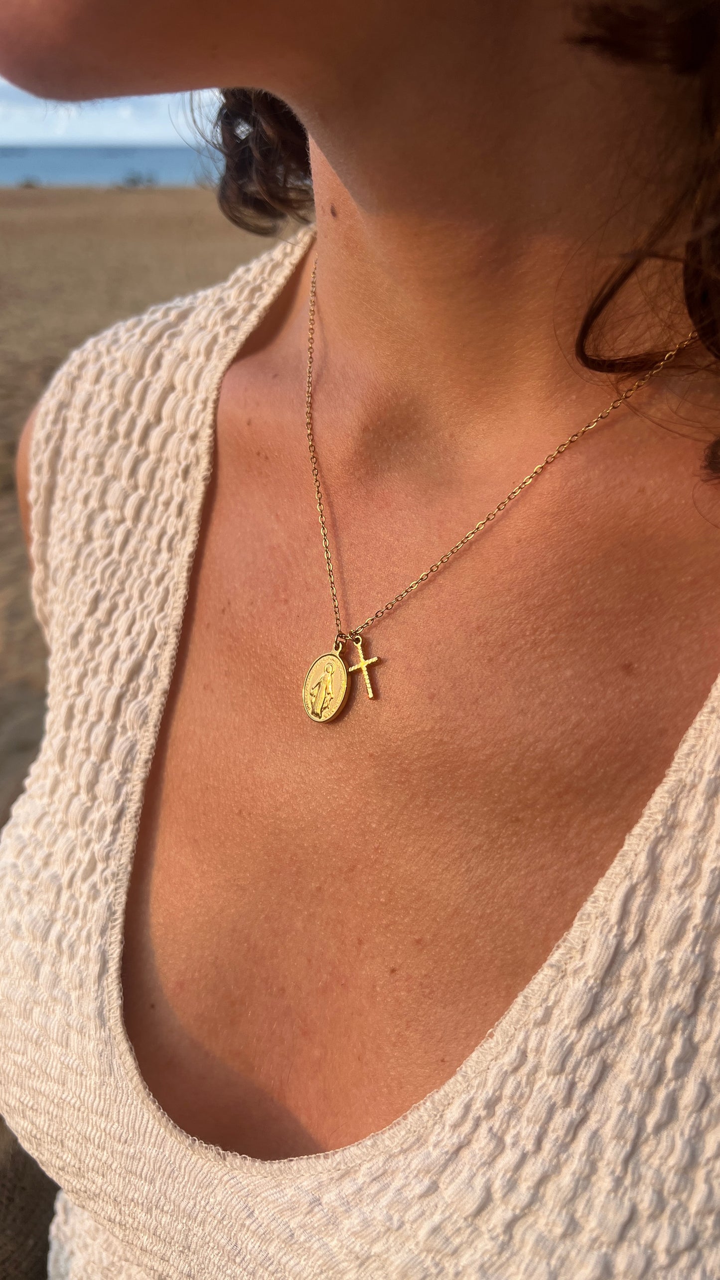 Collar VIRGEN MILAGROSA CRUZ DORADO