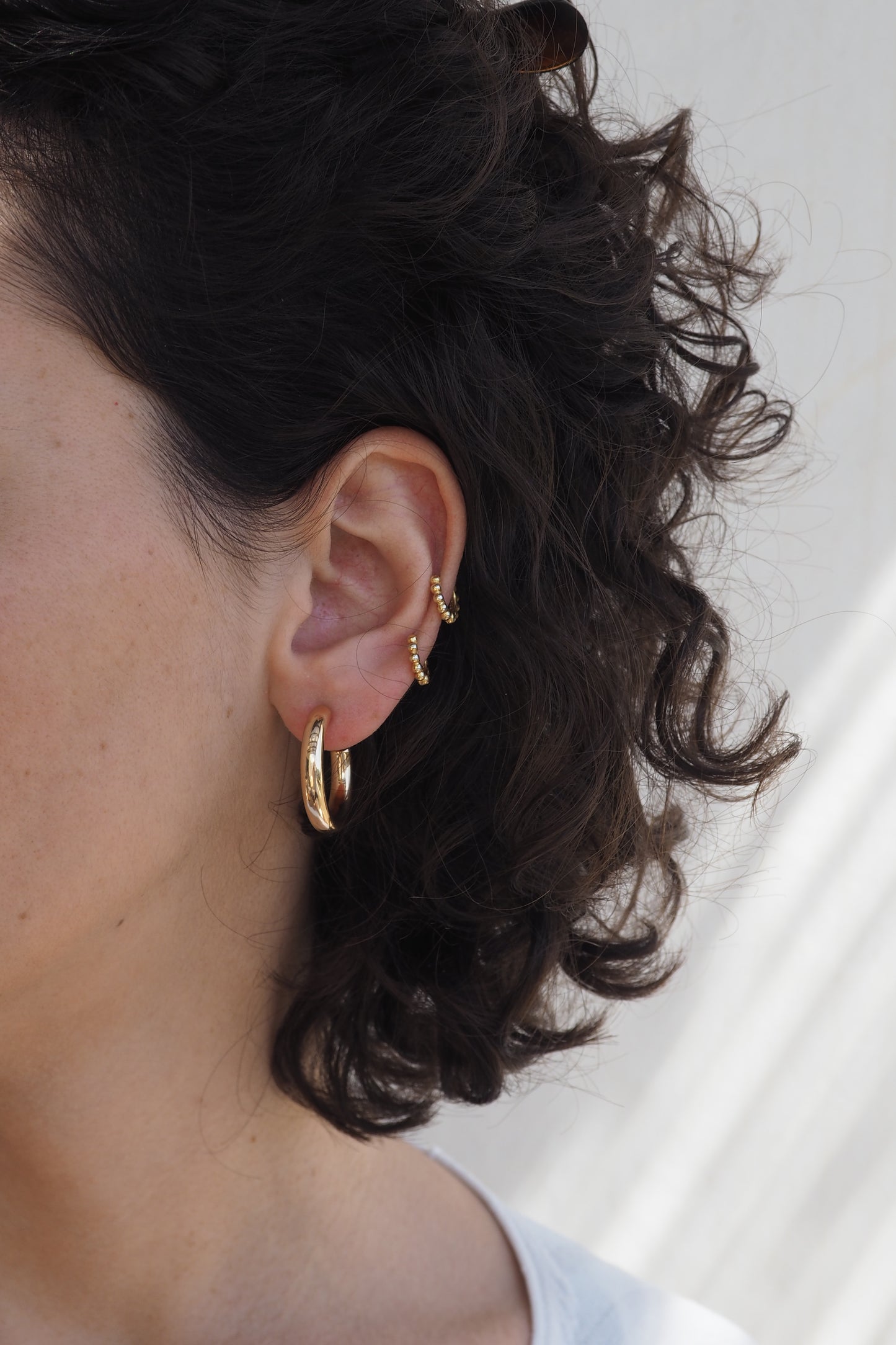2.5CM GOLD HOOPS EARRINGS