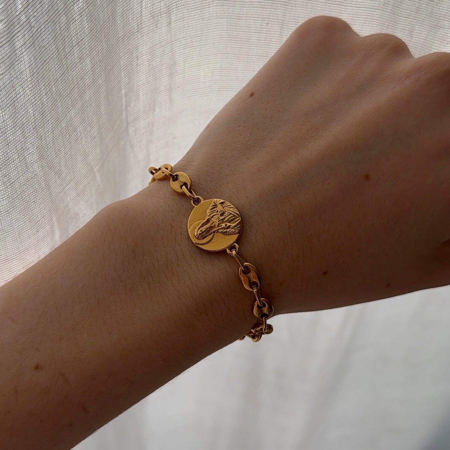 Pulsera Escapulario VIRGEN DEL CARMEN DORADO