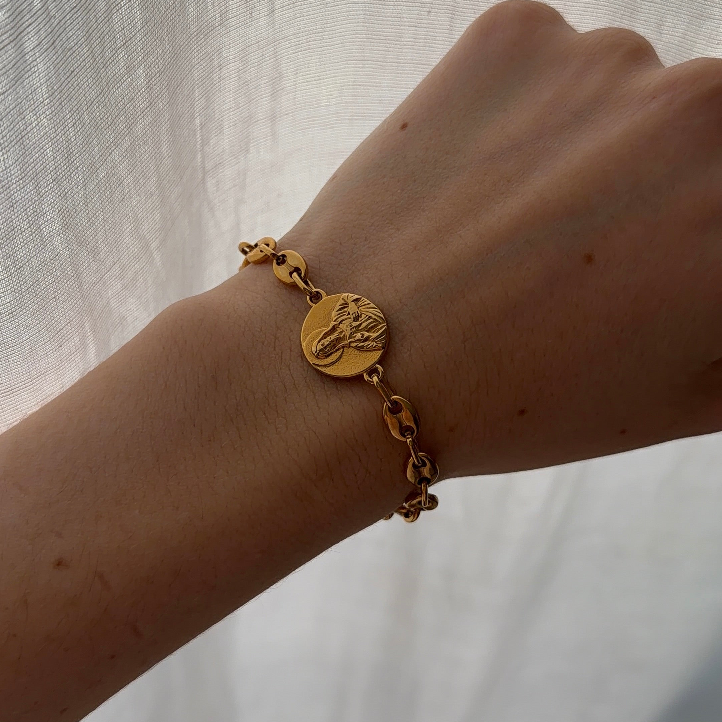 Pulsera Escapulario VIRGEN DEL CARMEN DORADO