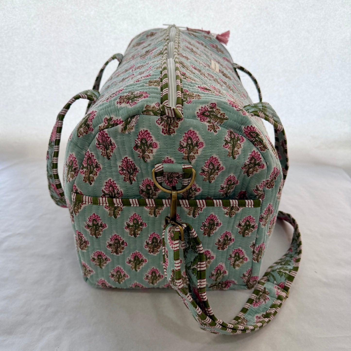 PACK BOLSO DE VIAJE Y NECESERES IMPERMEABLES AURAT