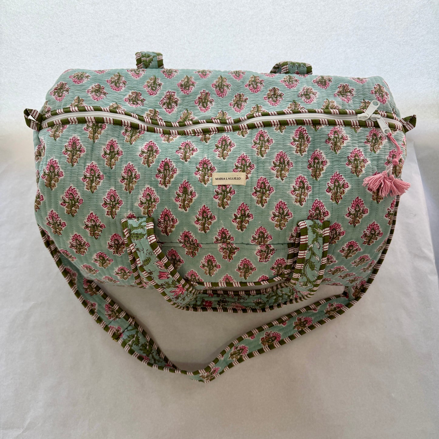 PACK BOLSO DE VIAJE Y NECESERES IMPERMEABLES AURAT