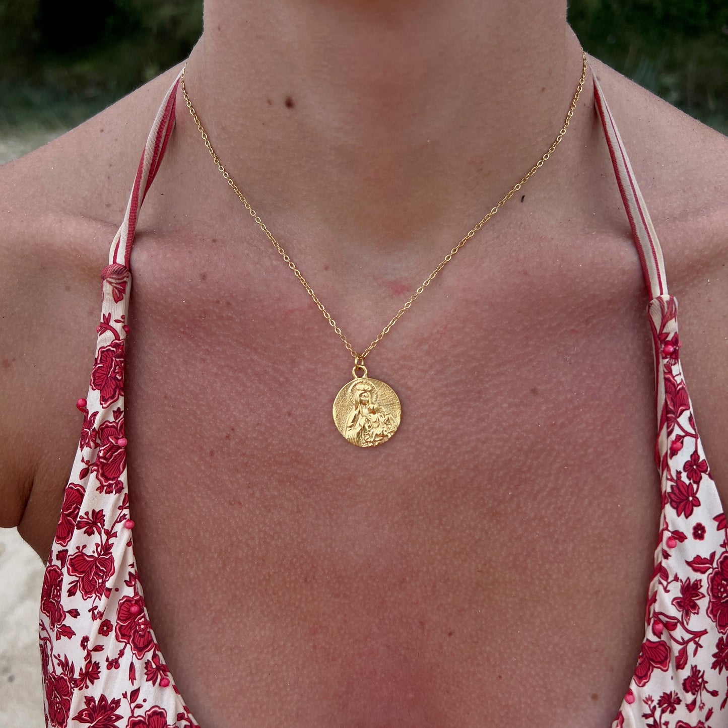 Collar MEDALLA VIRGEN DEL CARMEN DORADO