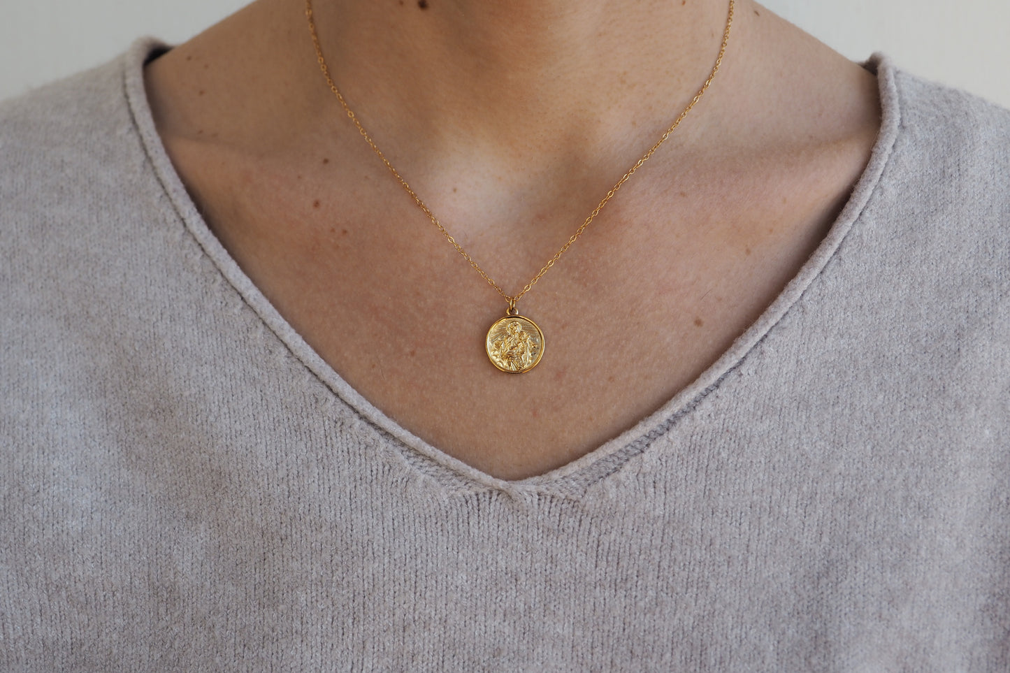 Collar VIRGEN DEL CARMEN FLOR DORADO