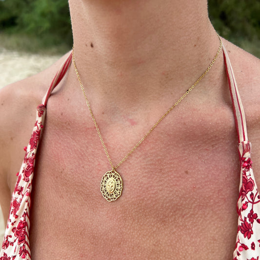 Collar VIRGEN FILIGRANA DORADO
