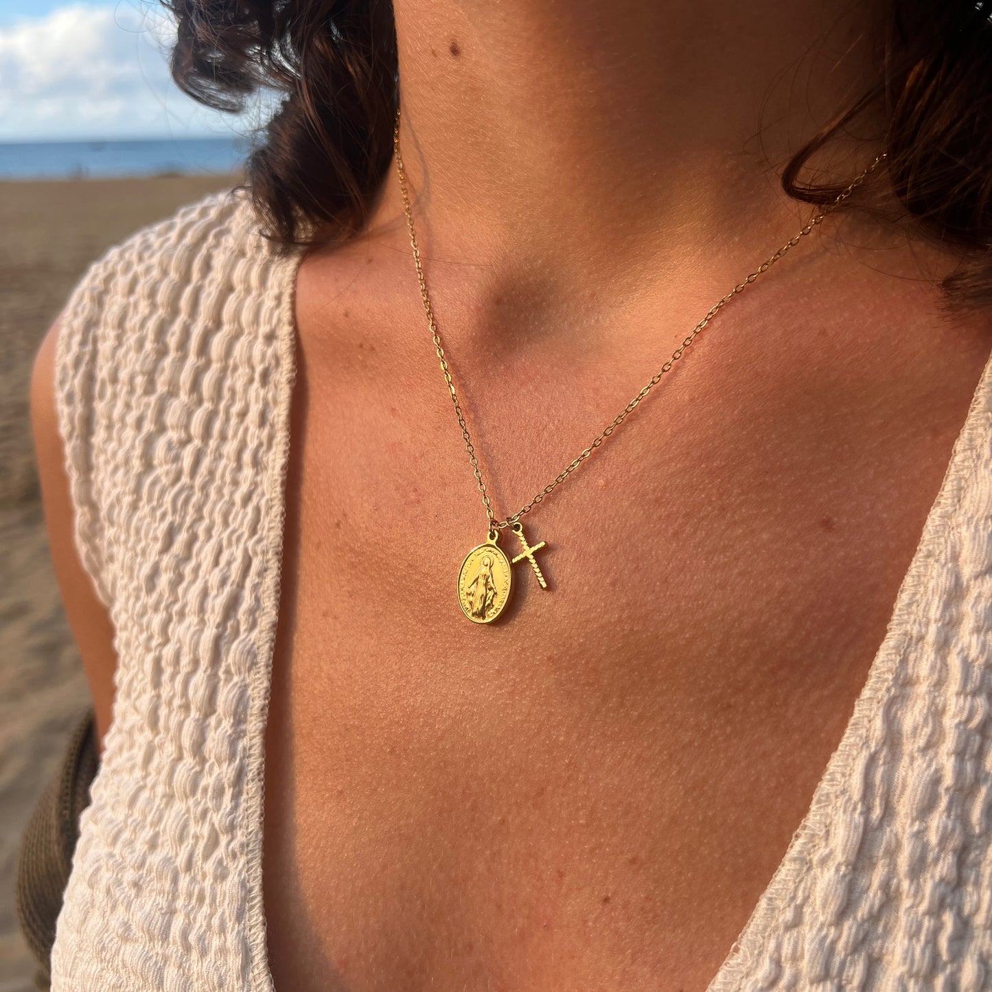 Collar VIRGEN MILAGROSA CRUZ DORADO