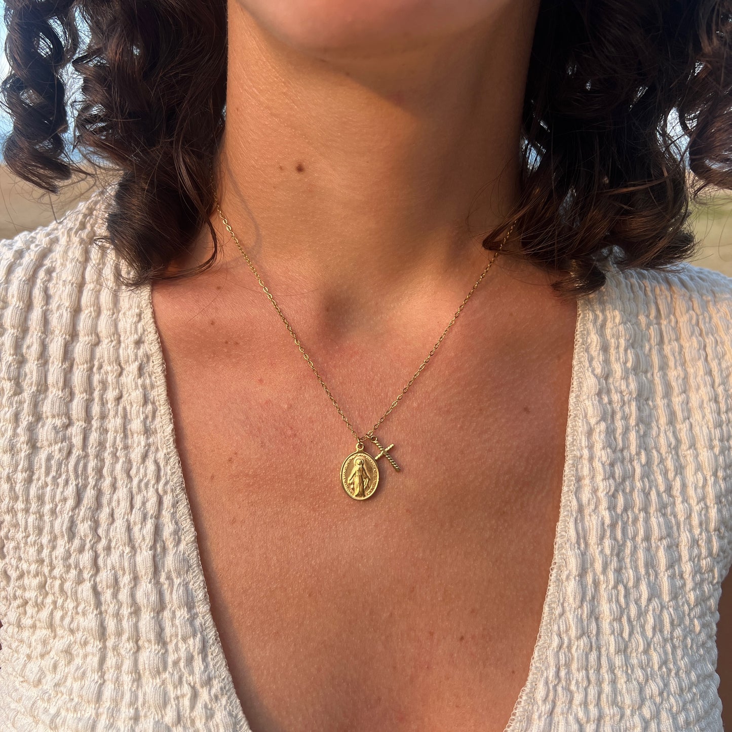 Collar VIRGEN MILAGROSA CRUZ DORADO