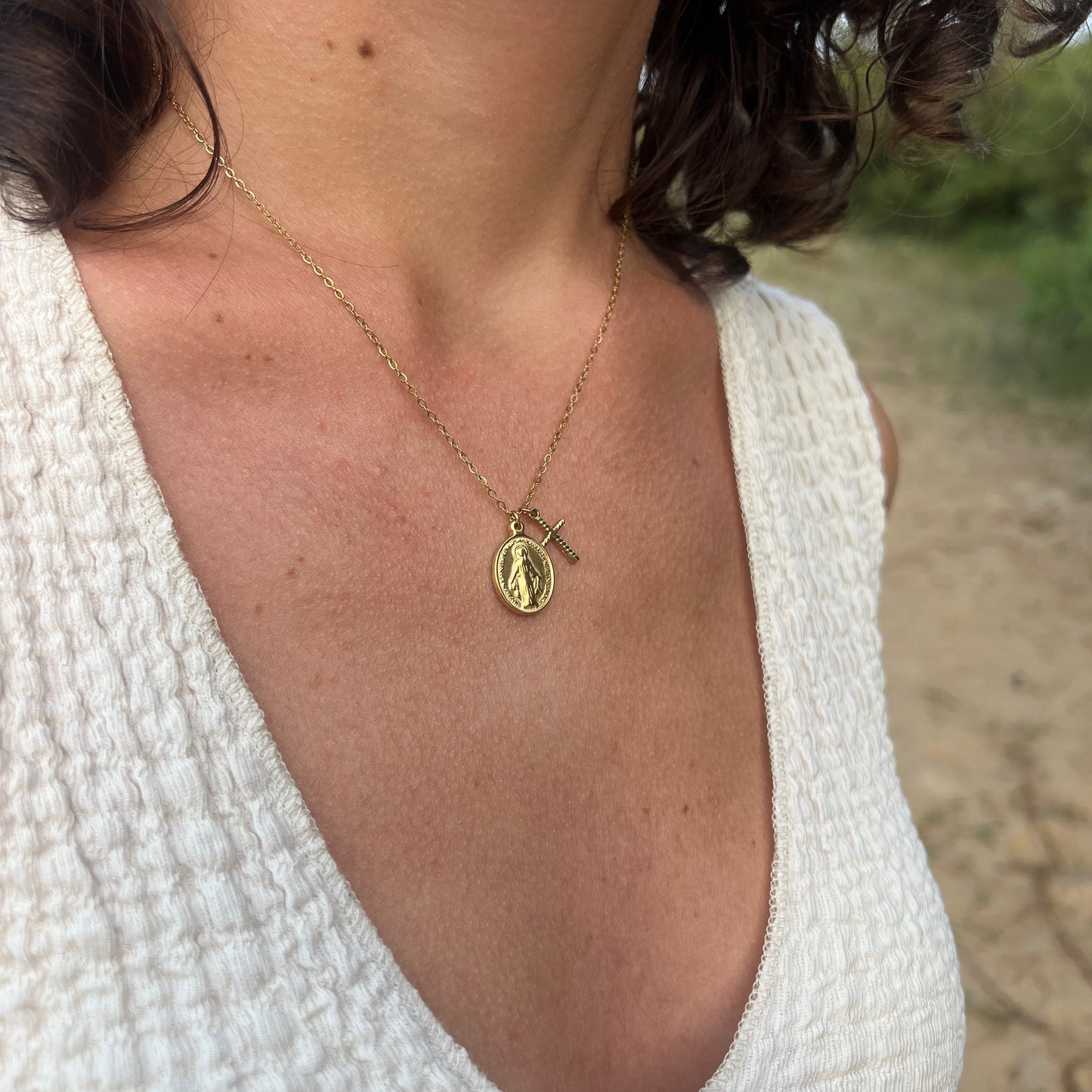 Collar VIRGEN MILAGROSA CRUZ DORADO