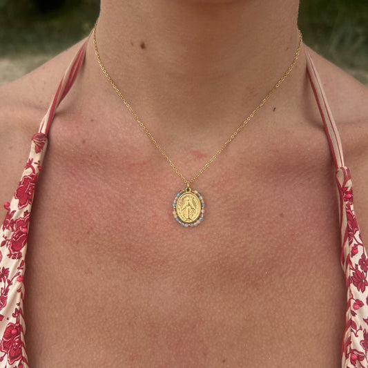 Collar VIRGEN PIEDRAS PASTEL DORADO