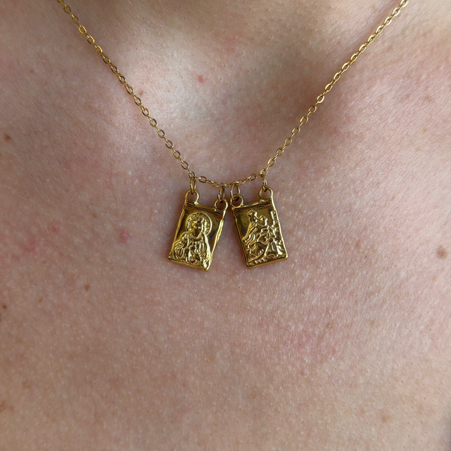 Collar ESCAPULARIO DOBLE DORADO