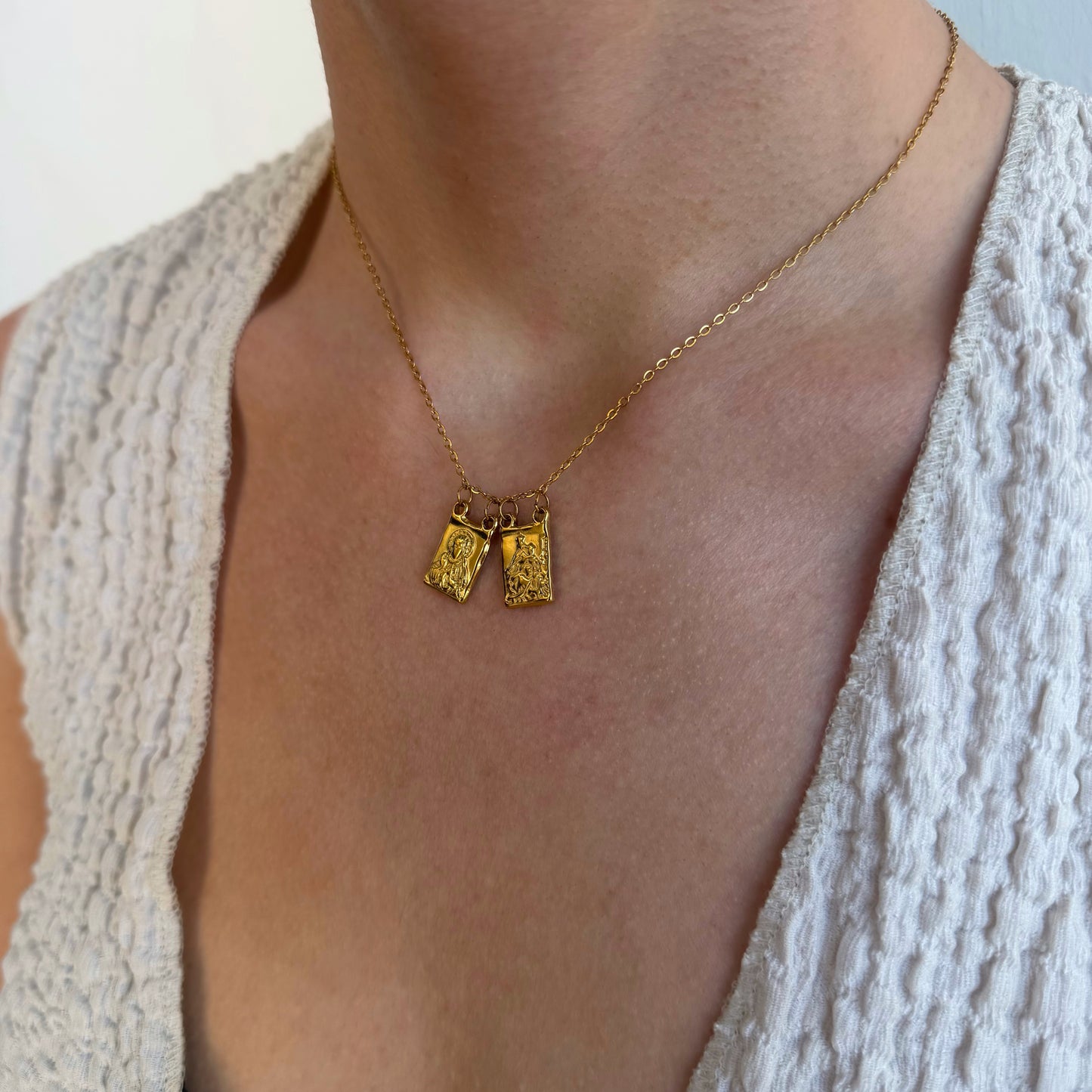 Collar ESCAPULARIO DOBLE DORADO