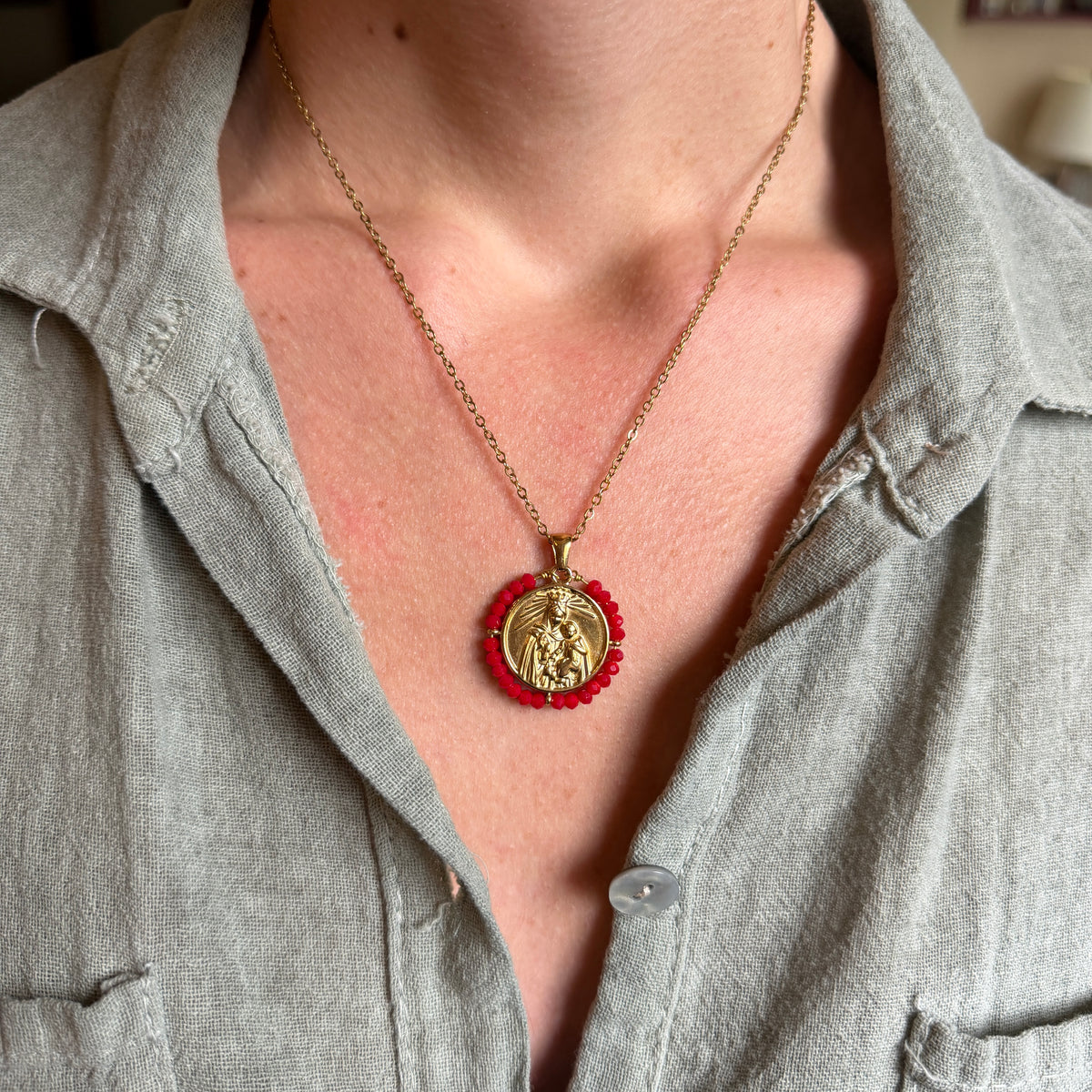 Collar VIRGEN DEL CARMEN GRANATE