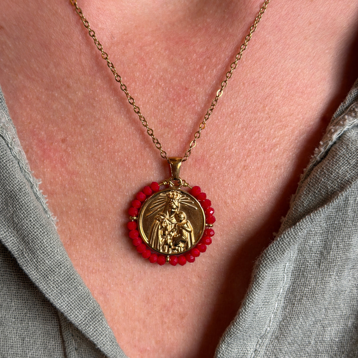 Collar VIRGEN DEL CARMEN GRANATE