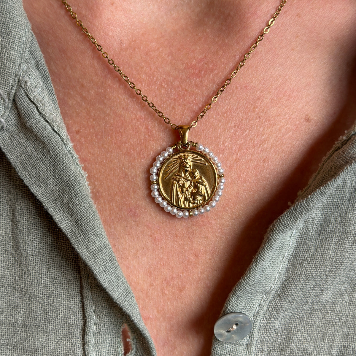 Collar VIRGEN DEL CARMEN PERLAS