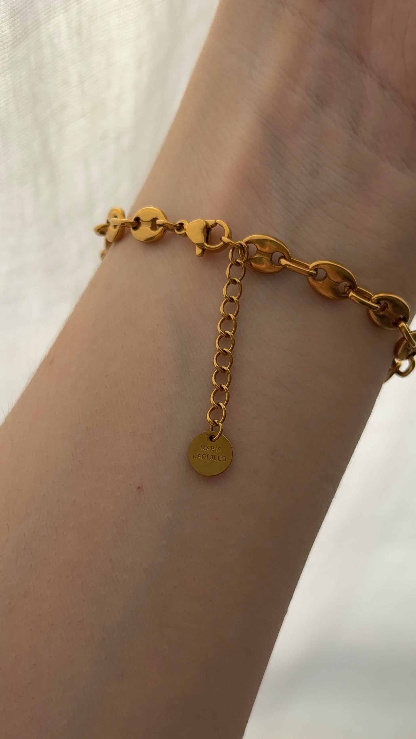 Pulsera Escapulario VIRGEN DEL CARMEN DORADO