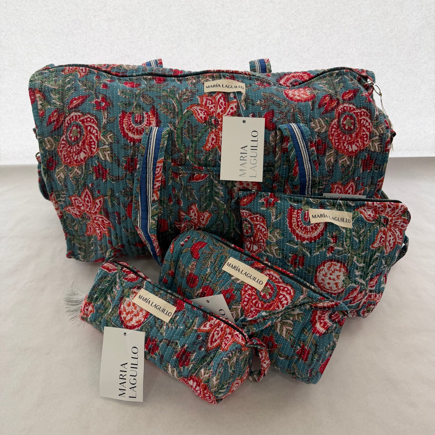 PACK BOLSO DE PLAYA CON 3 NECESERES LEELA