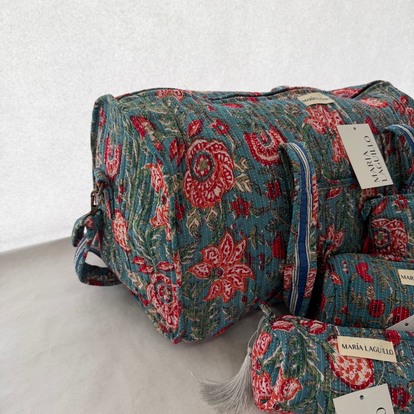 PACK BOLSO DE PLAYA CON 3 NECESERES LEELA