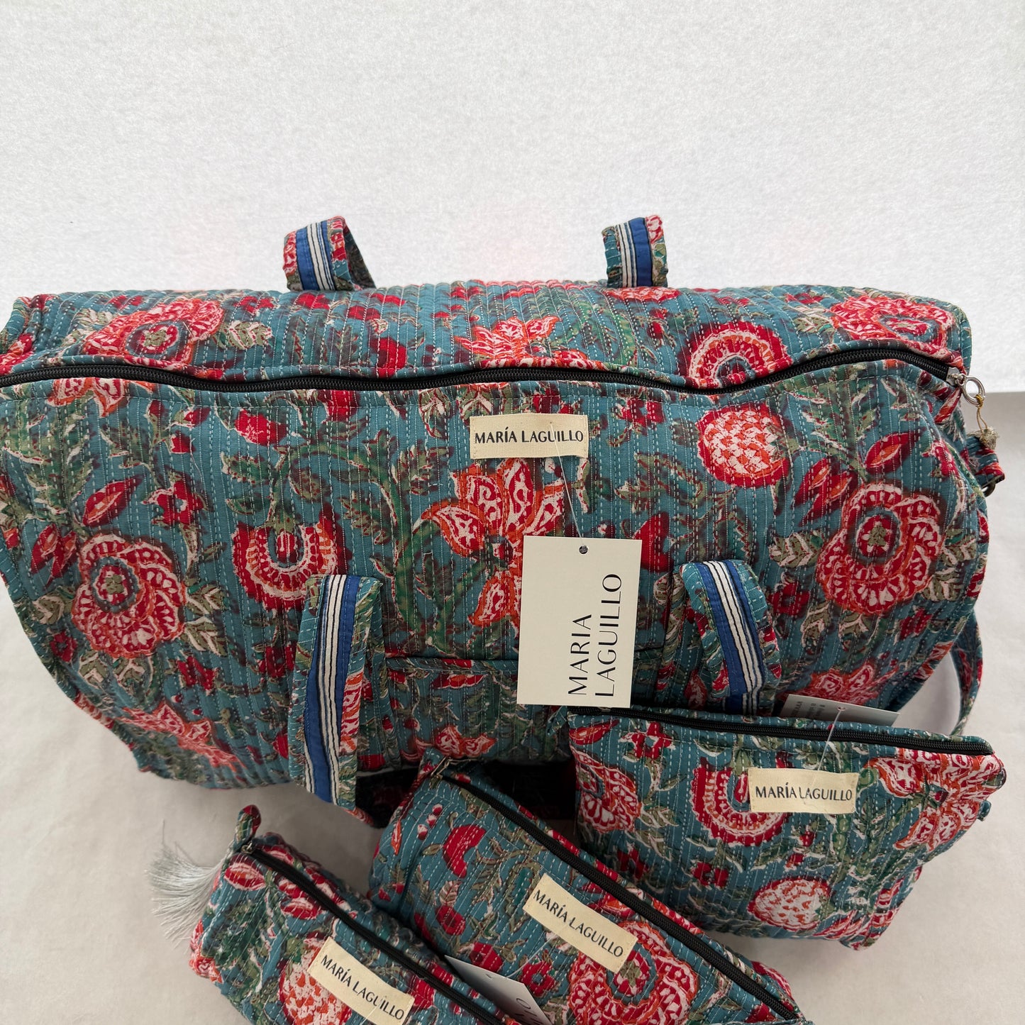 PACK BOLSO DE PLAYA CON 3 NECESERES LEELA