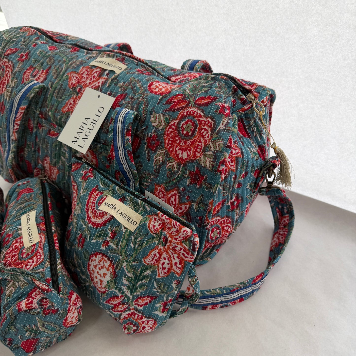 PACK BOLSO DE PLAYA CON 3 NECESERES LEELA