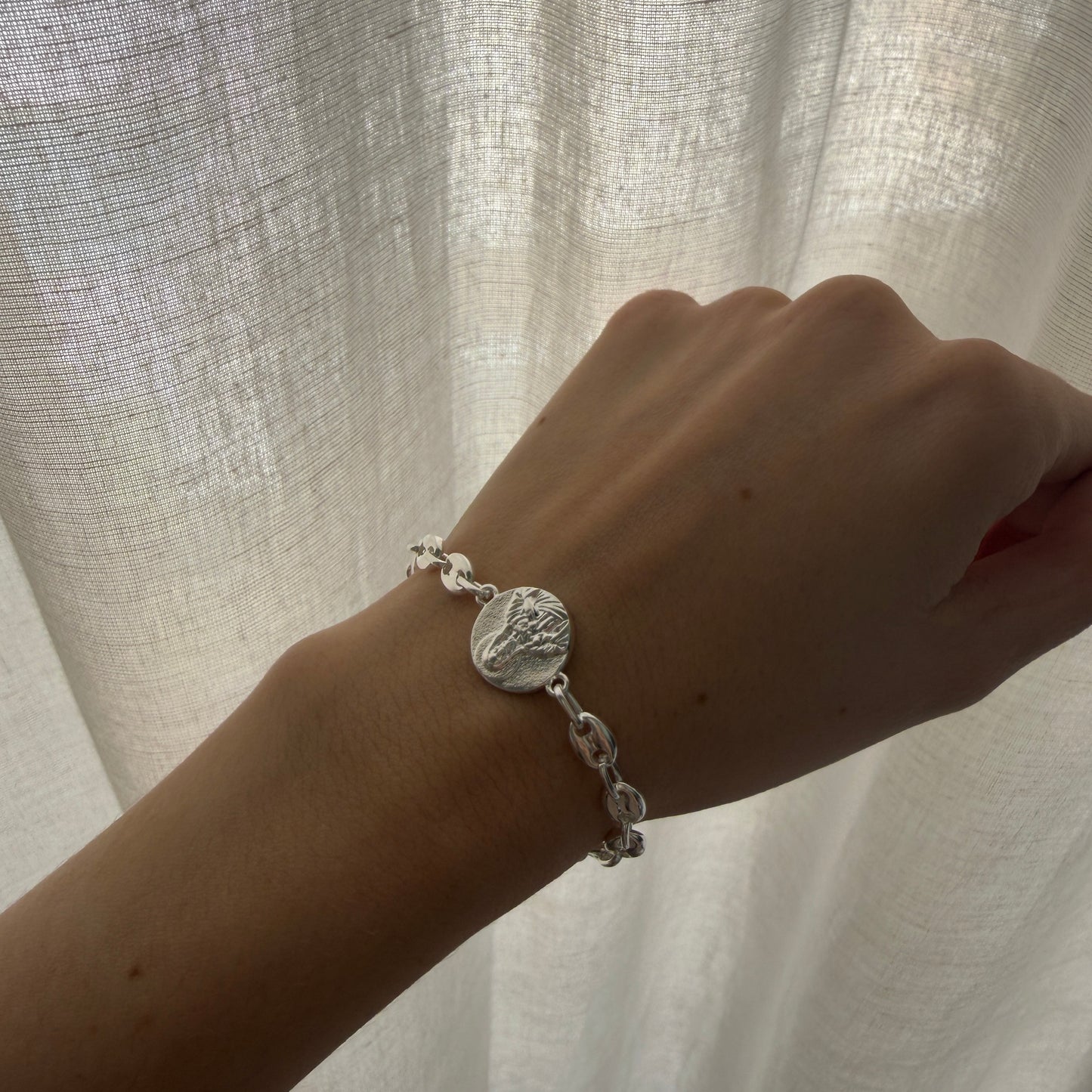 PE-VENTA Pulsera Escapulario VIRGEN DEL CARMEN PLATEADO (Se enviará el lunes 27 de julio)