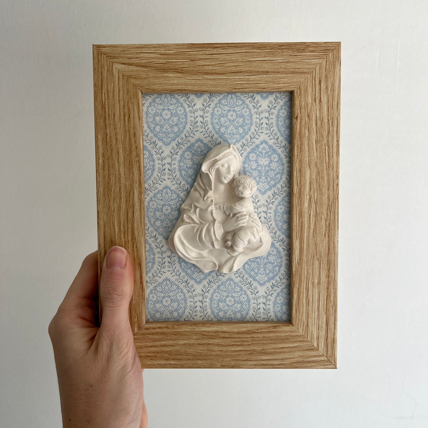 PRE-VENTA Cuadro Virgen de la Familia - Motivos azules (marco madera) | Se enviará el miércoles 10 de diciembre