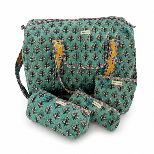 PACK BOLSO DE VIAJE Y NECESERES IMPERMEABLES SAPNA
