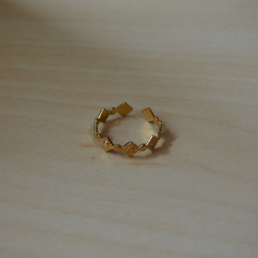 GOLDEN RHOMBUS Ring