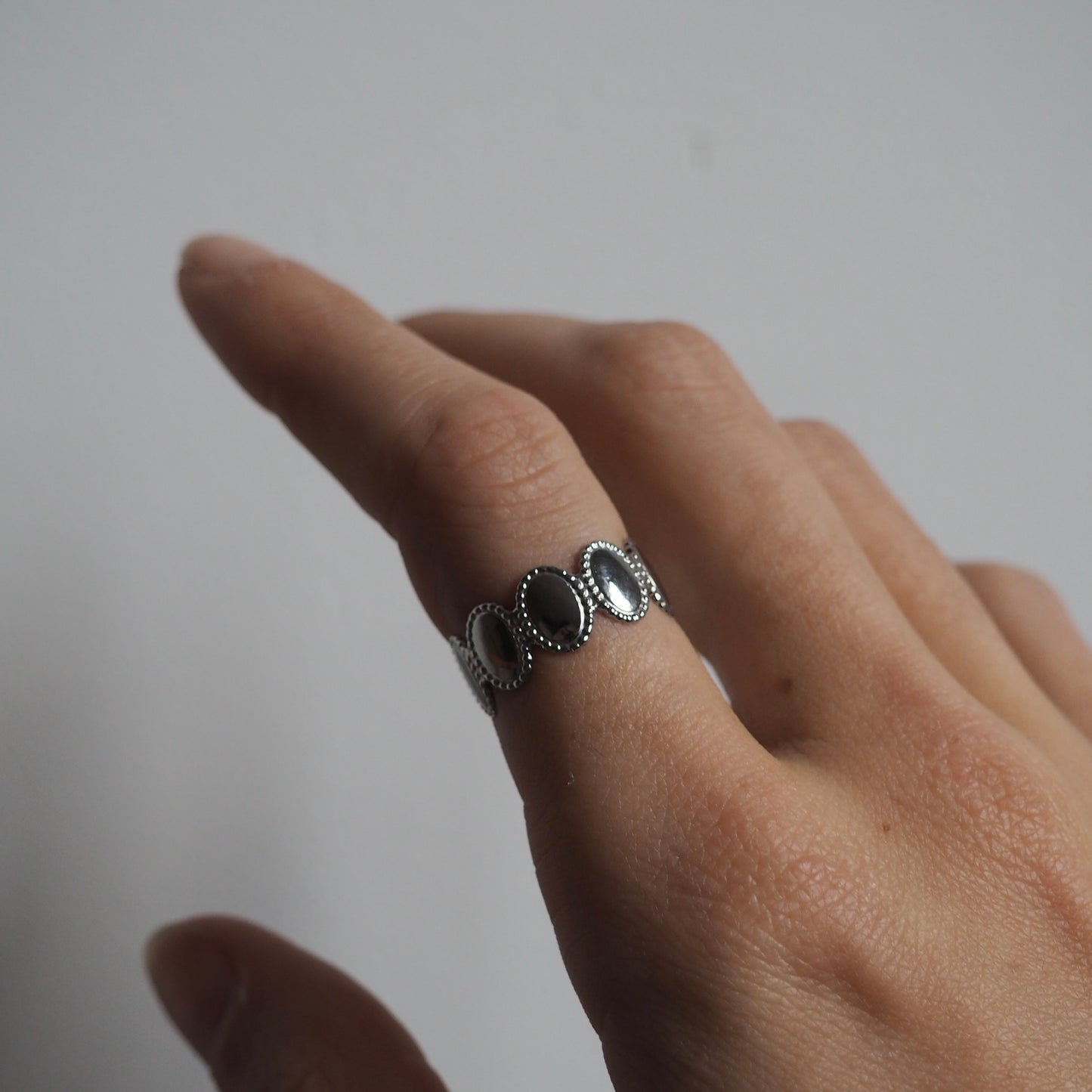 SILVER EGGS Ring